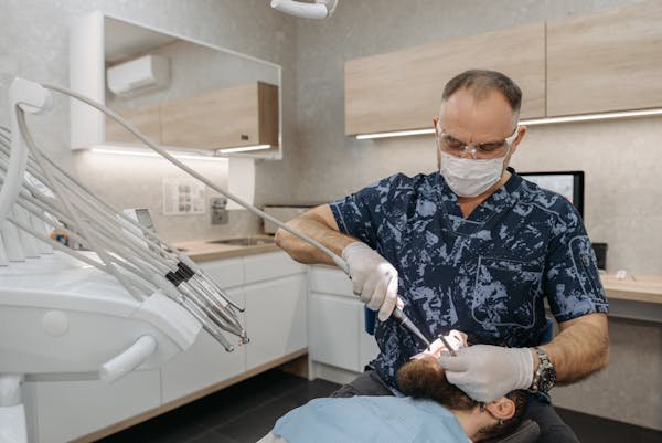 Découvrez votre dentiste à Québec : soins complets et urgents